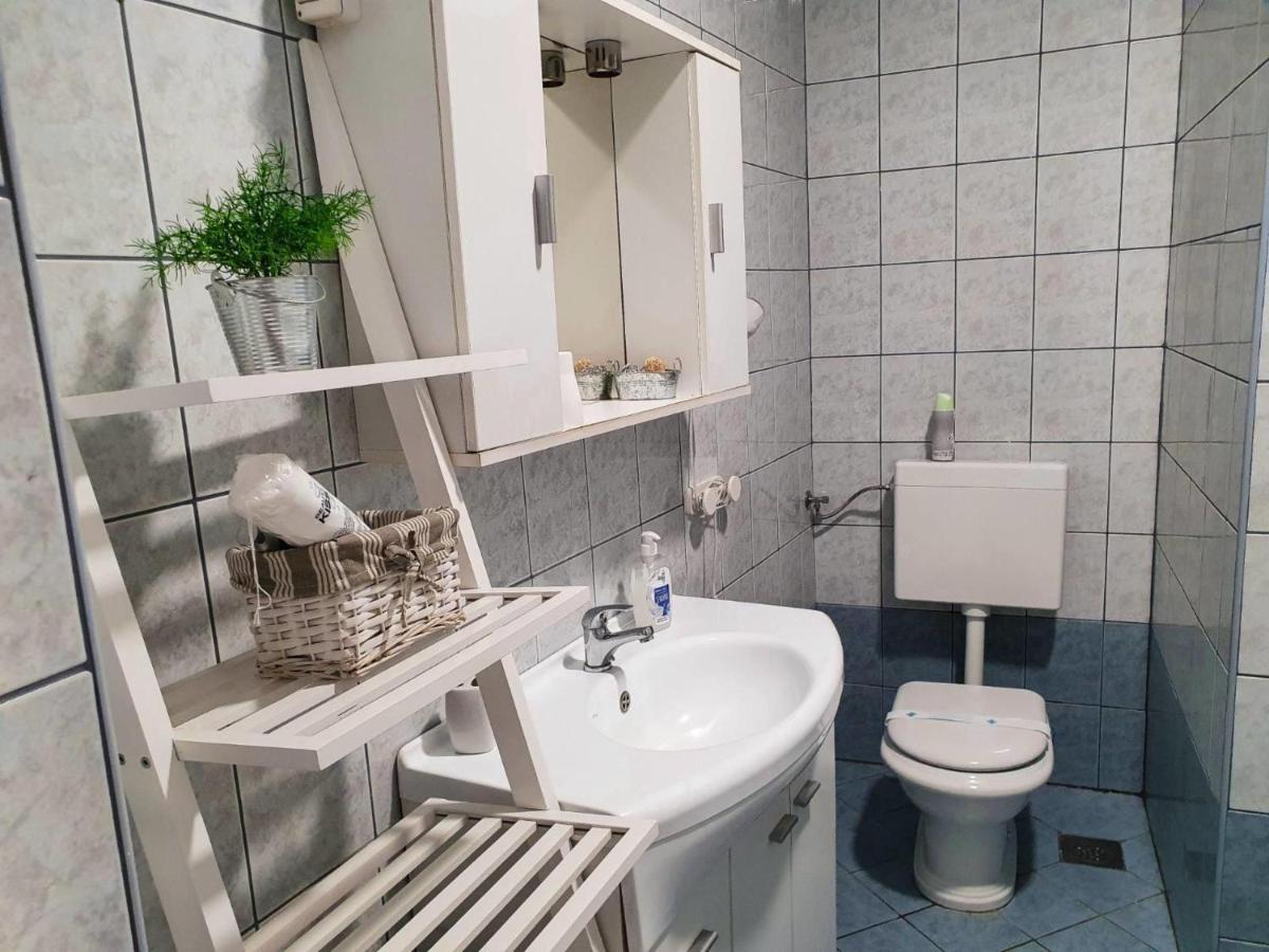 Apartment Laura & Lucija 오시예크 외부 사진