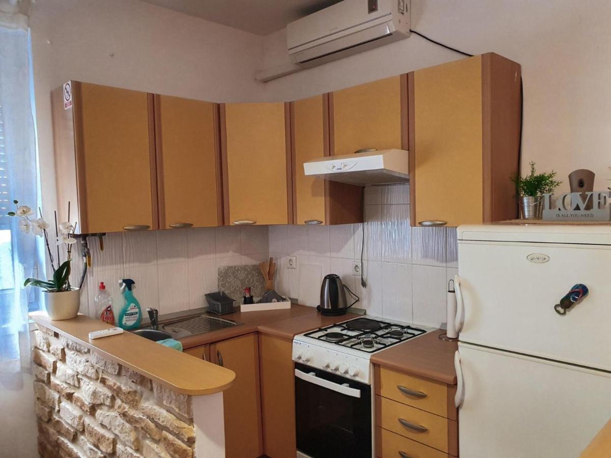 Apartment Laura & Lucija 오시예크 외부 사진