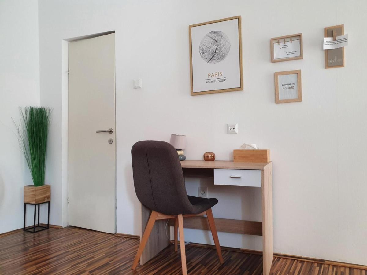 Apartment Laura & Lucija 오시예크 외부 사진